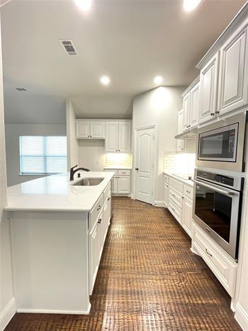 Building Photo - 2123 Victoria Ln