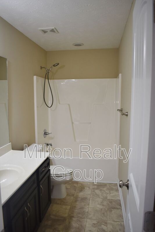 Building Photo - 38 Hanson Ct