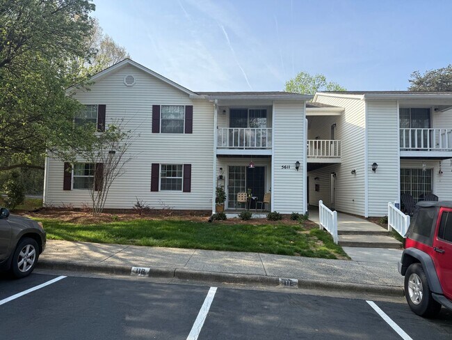 Building Photo - 2 BR in Charlestown Square