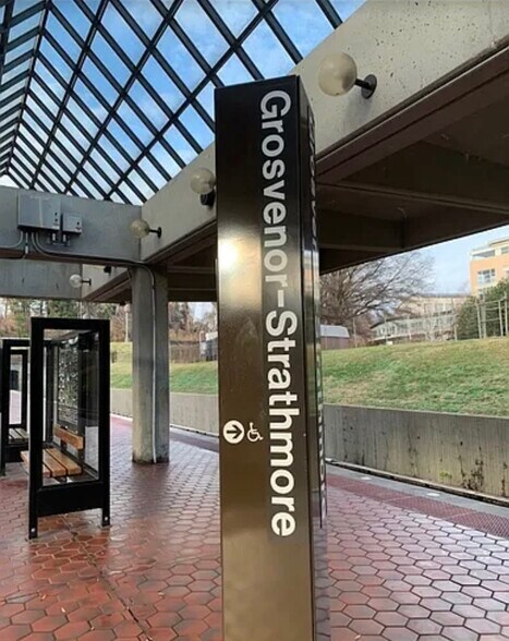 Building Photo - 10506 Weymouth St