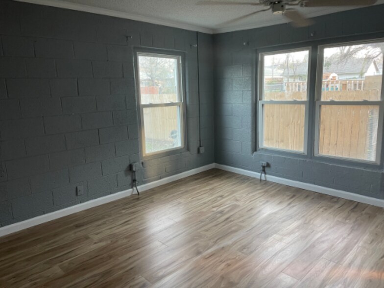 Primary Photo - 3217 James Ave