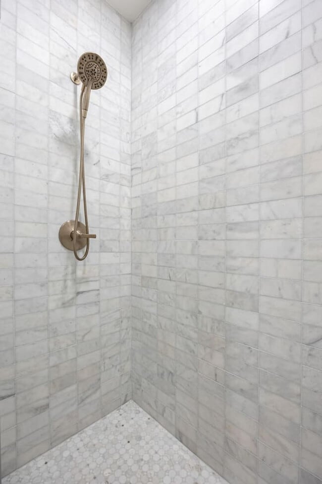 Building Photo - 35 Keystone Ave