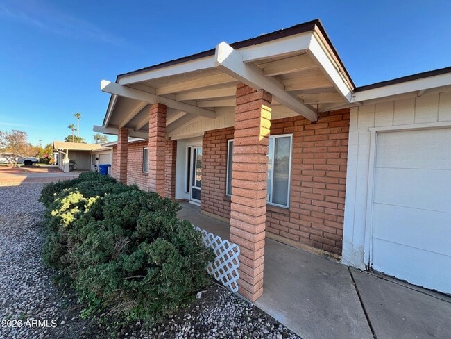 Building Photo - 551 W Gail Dr