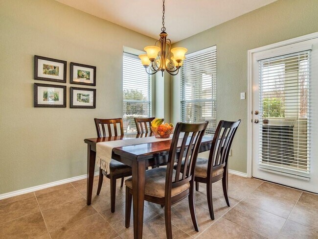 Building Photo - 611 Boca Chica Dr