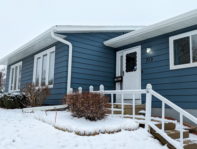 Front door - 712 Brandie Rd