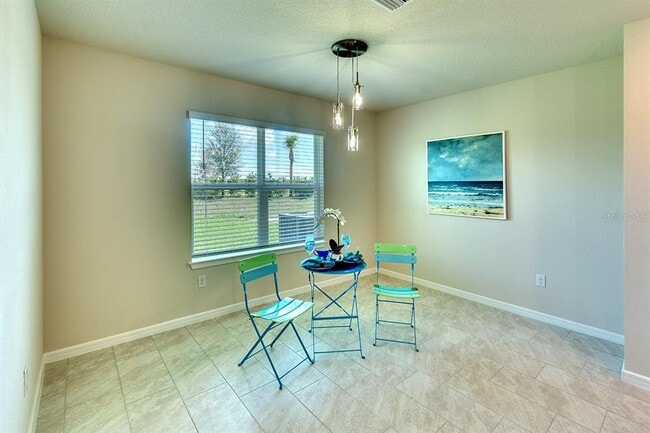 Building Photo - 8921 Royal River Cir