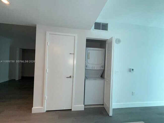 Building Photo - 1100 S Miami Ave