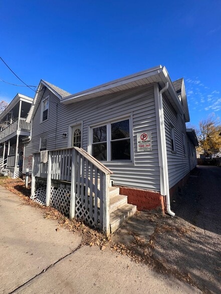 Building Photo - 72 Hyde St