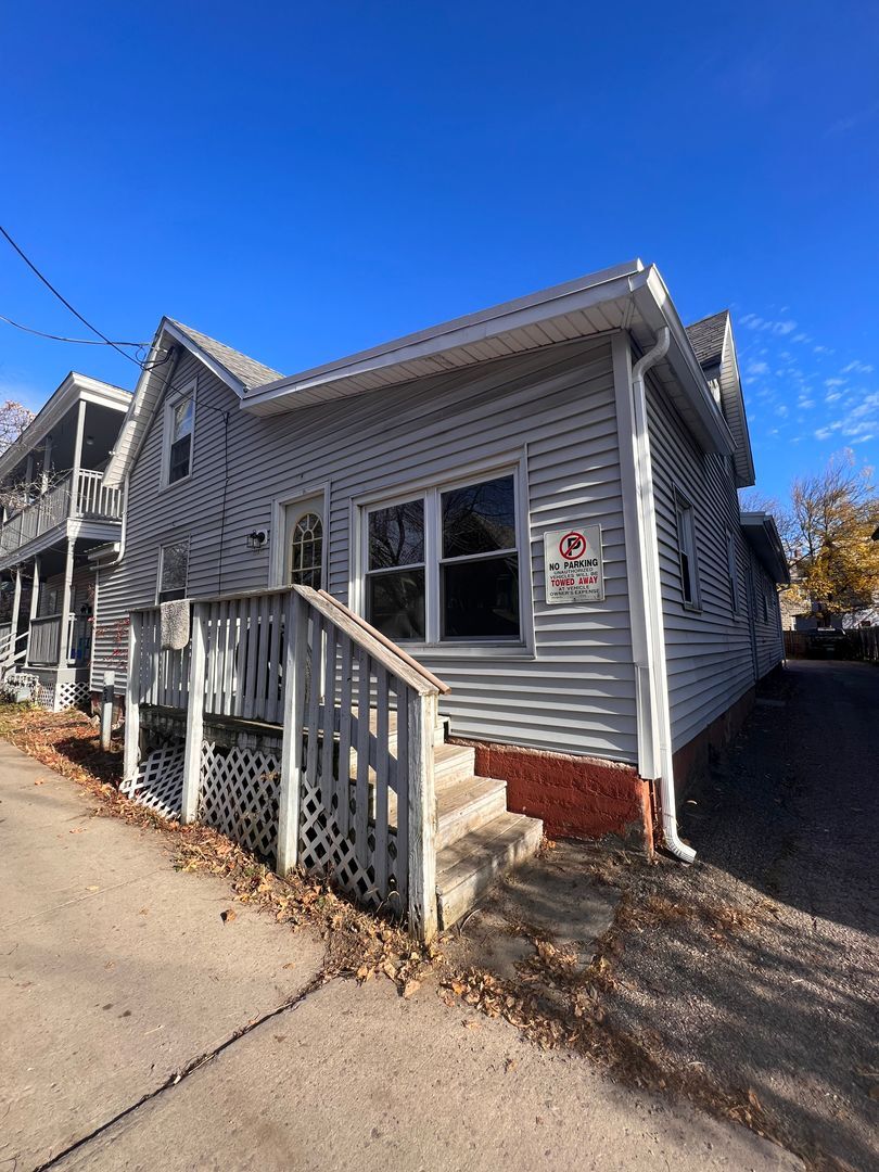 Building Photo - 72 Hyde St