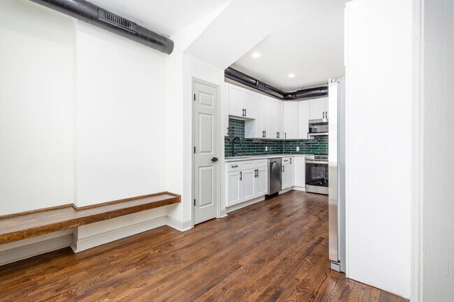 Building Photo - 2335 N 30th St