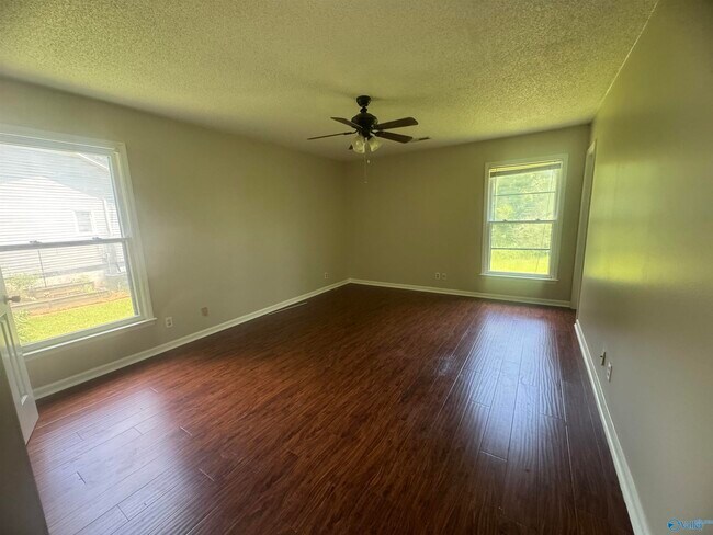 Building Photo - 792 Seina Vista Dr