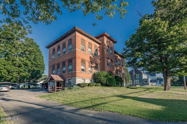 Building Photo - 39-41 Haskell St