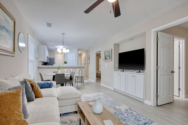 Building Photo - 485 White River Dr