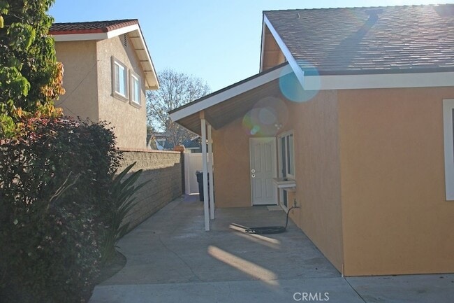 Building Photo - 2538 Alona St