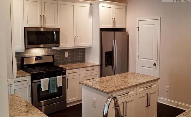 Building Photo - 5545 Bright Cross Wy