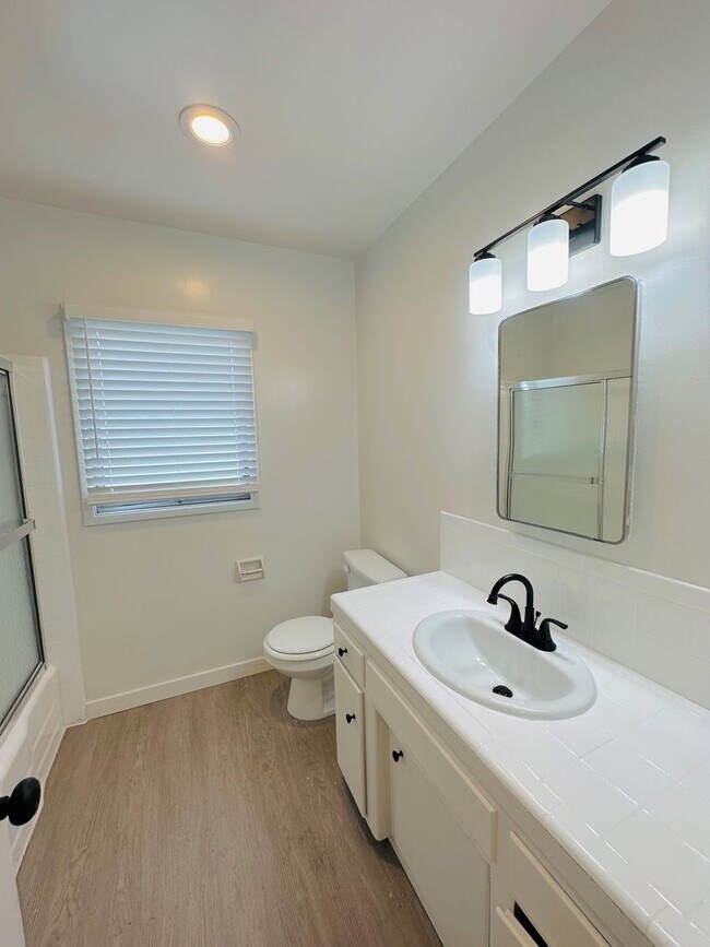 Interior Photo - 3024 E 3rd Street - LA RE 1 LLC