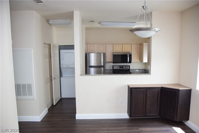 Building Photo - 5250 S Rainbow Blvd