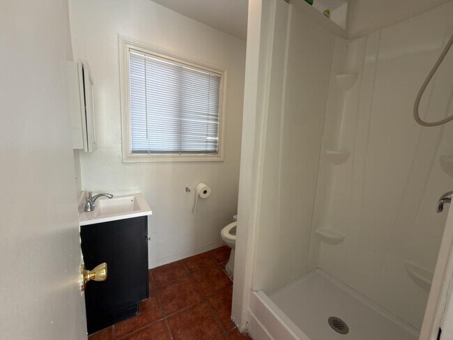 Building Photo - 986 Merritt Dr