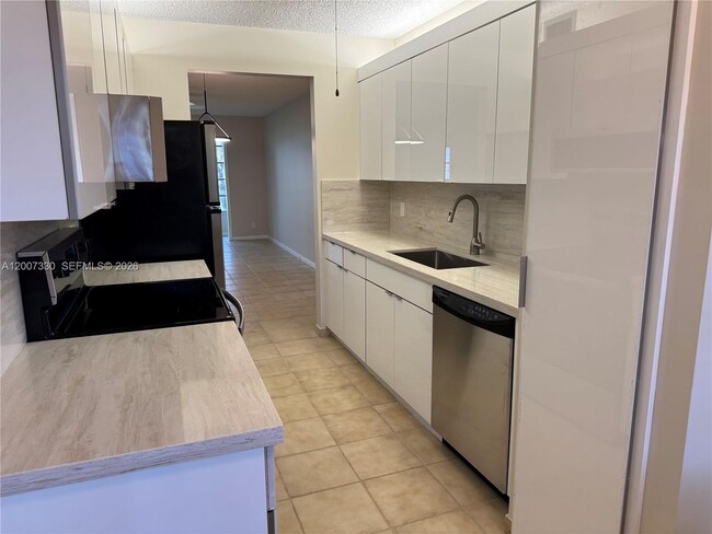 Building Photo - 12501 SW 14th St