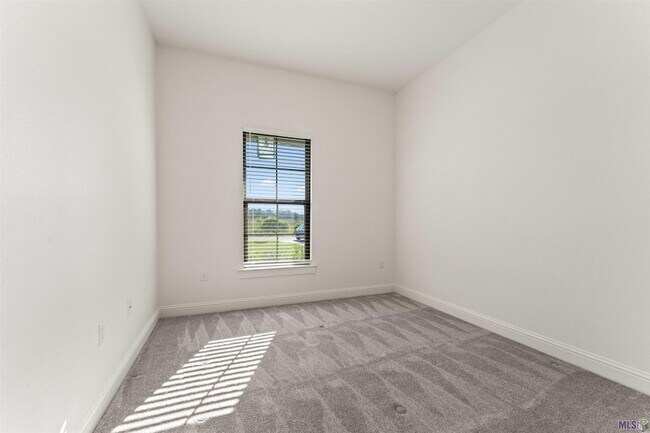 Building Photo - 12664 Brown Rd