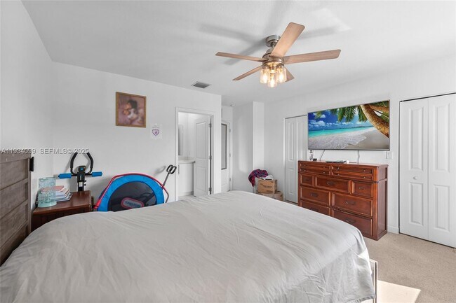 Building Photo - 1270 NW 3rd Ln