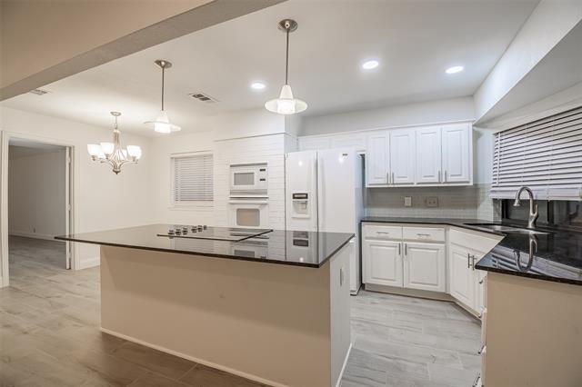Building Photo - 3820 Flintridge Dr