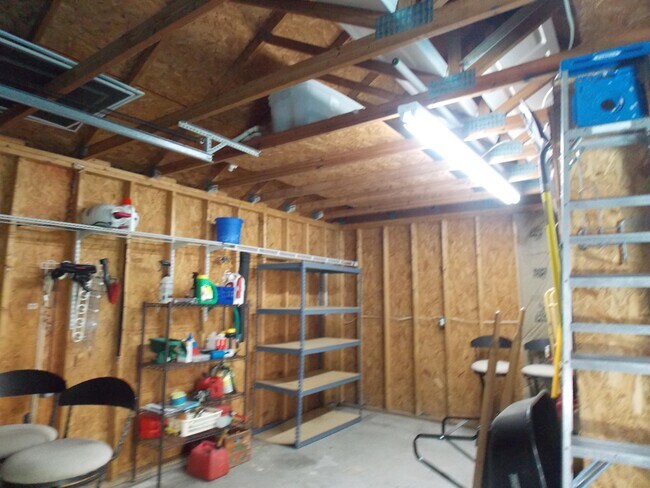 Building Photo - 568 Hammock Ave