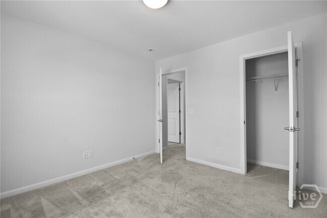 Building Photo - 106 Brookline Dr