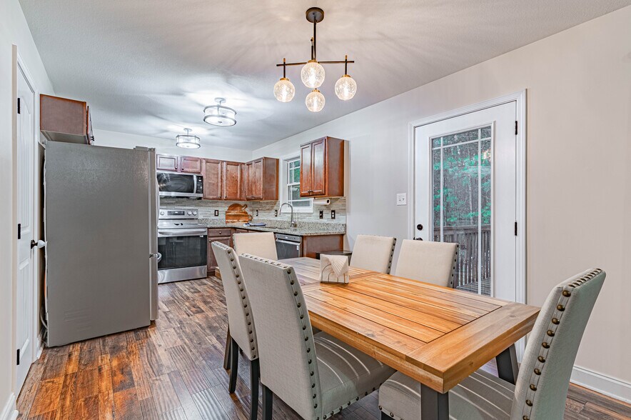 Building Photo - 7809 Elkton Ln