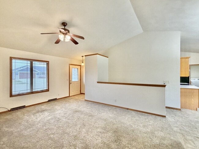 Building Photo - 2402 Stonefield Ln