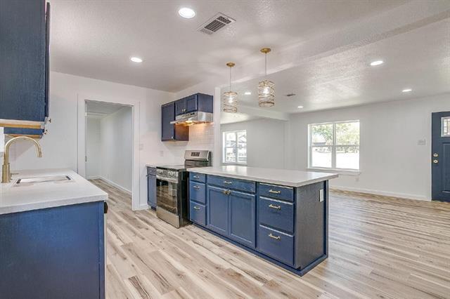 Building Photo - 521 Mesquite Ave N