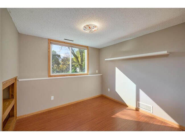 Building Photo - 8106 Dakota Ln