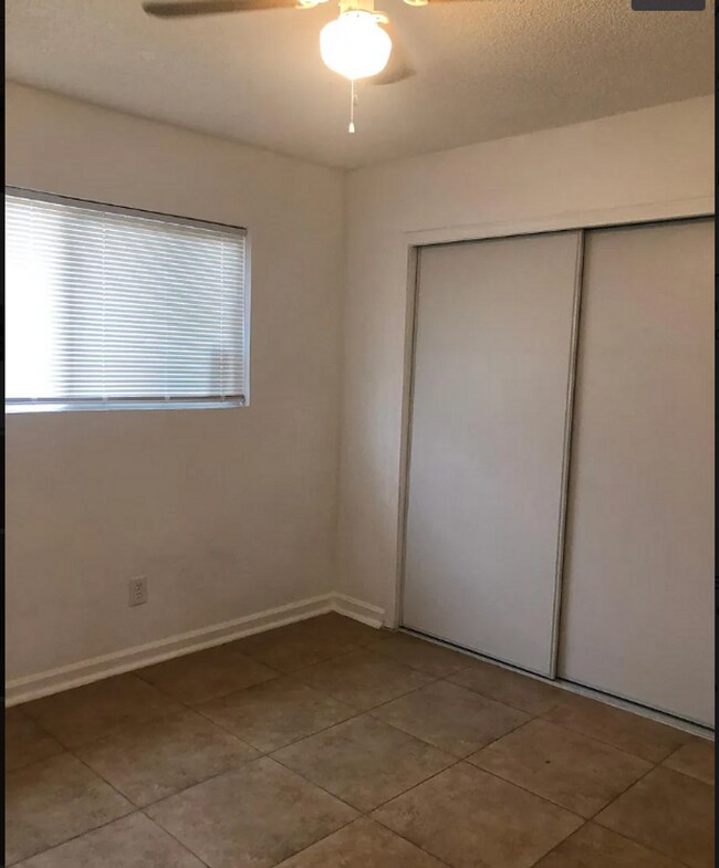 Building Photo - 1401 Yosemite Dr