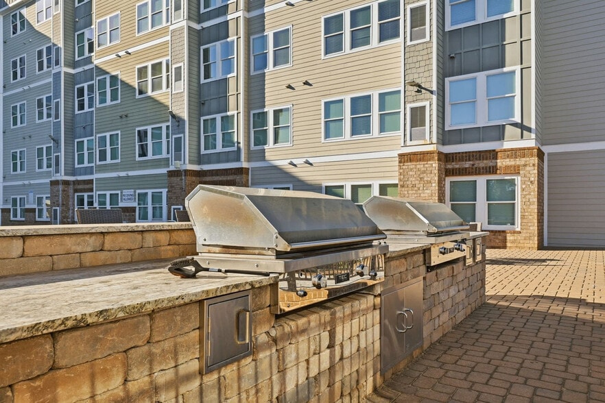 Building Photo - 205 Tiliwa Ct