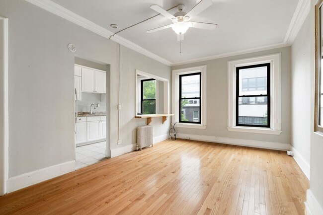 Building Photo - 277 Crown St