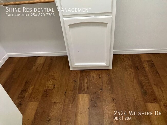 Building Photo - 2524 Wilshire Dr