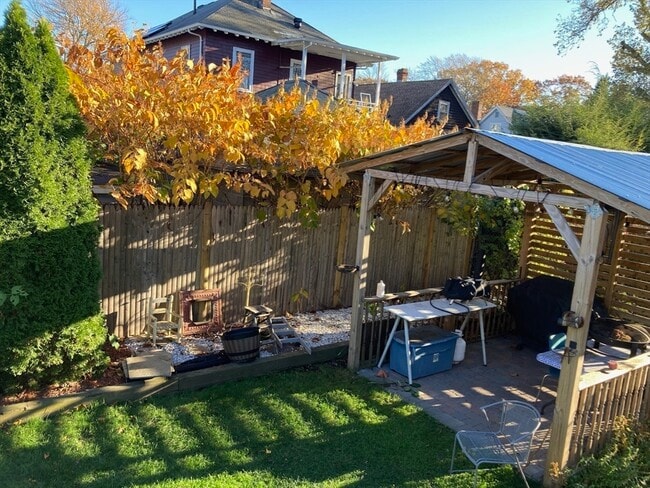 Building Photo - 234 Kennebec St