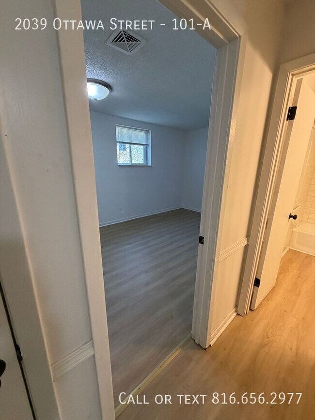 Building Photo - 2039 Ottawa St