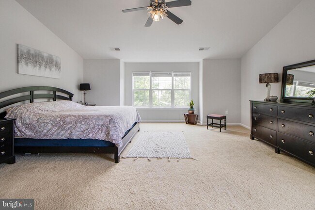 Building Photo - 115 Richard Dr SE