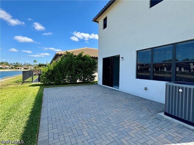 Building Photo - 8984 Madrid Cir