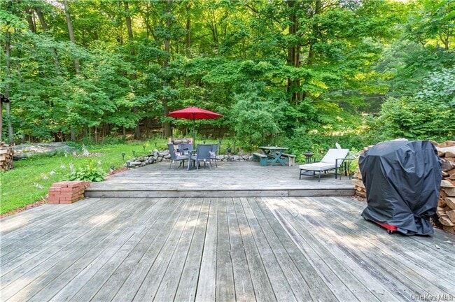 Building Photo - 35 Peddler Hill Rd