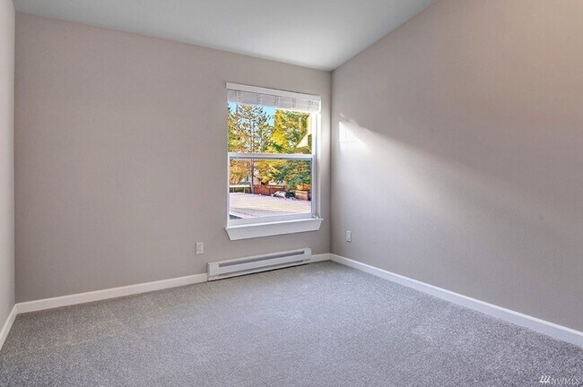 Building Photo - Stunning 2 bed, 2 bath condo near Bellevue College