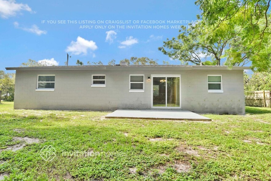 Building Photo - 1098 E Harrison St