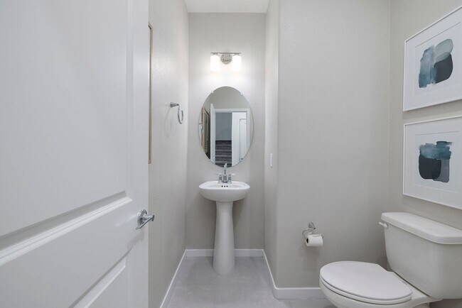Building Photo - FULLY FURNISHED BRAND NEW TOWNHOME WITH 3 ...