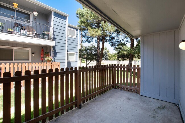 Building Photo - 2375 E Geddes Ave