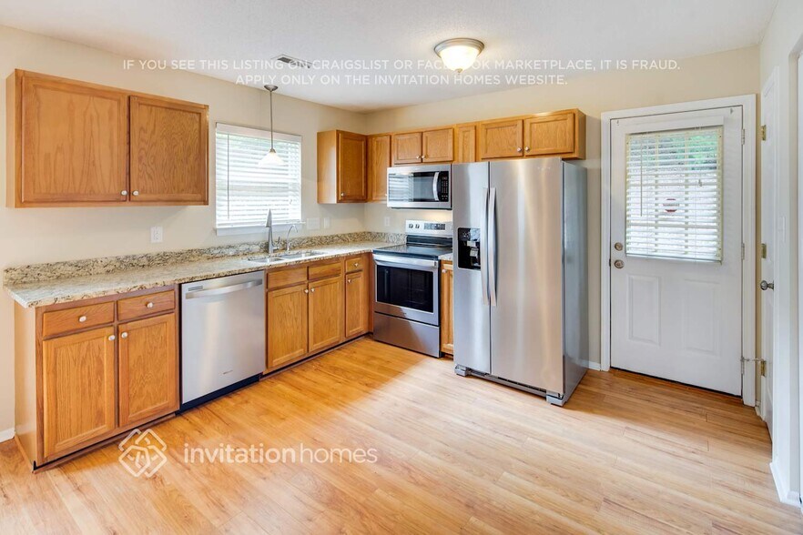 Building Photo - 128 Pratt St