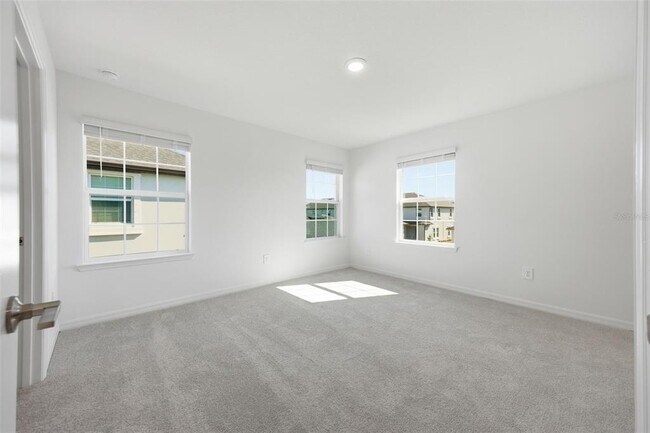 Building Photo - 10815 Ichetucknee Wy