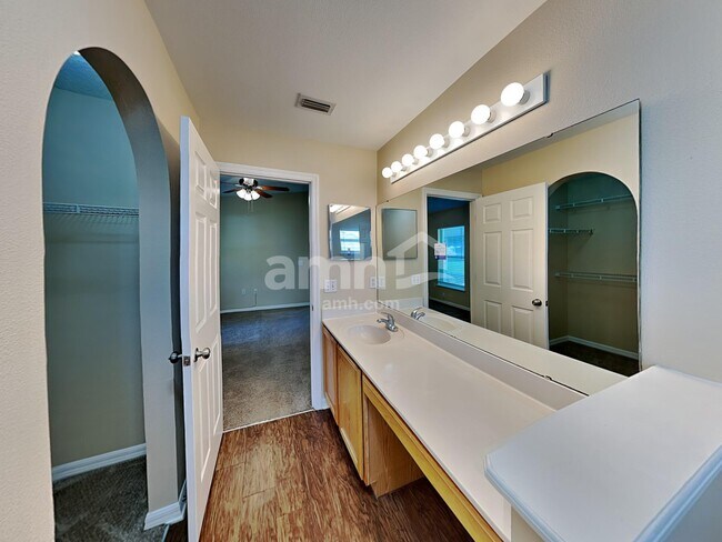 Building Photo - 12555 Belmont Lakes Dr