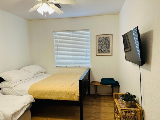 Building Photo - WINTER VACATION RENTAL Fully Furnished 3BD/2BA Bullhead City, AZ in Sunridge Estates