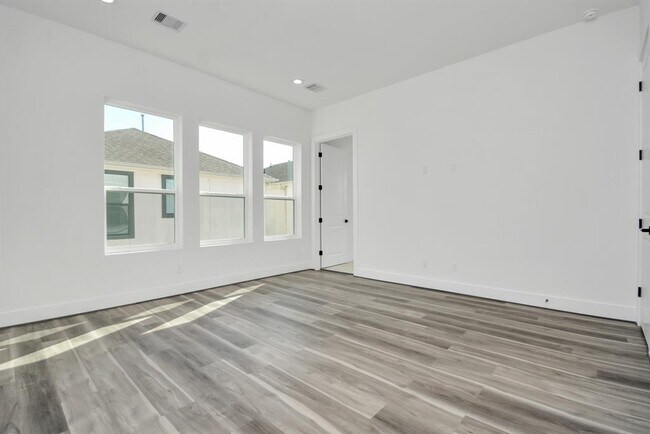 Building Photo - 1507 Robin St